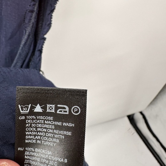 REISS Archive Minnie Navy Sleeveless Crewneck Blouse // 10 - Picture 6 of 8